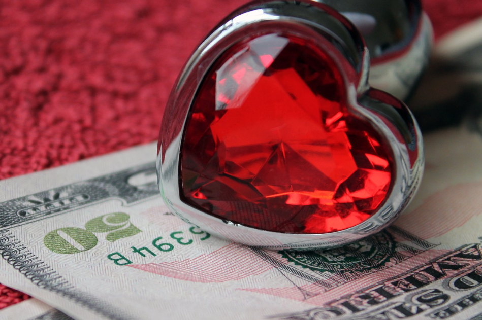 US Cracks Down on $8.2M “Romance Baiting” Scam